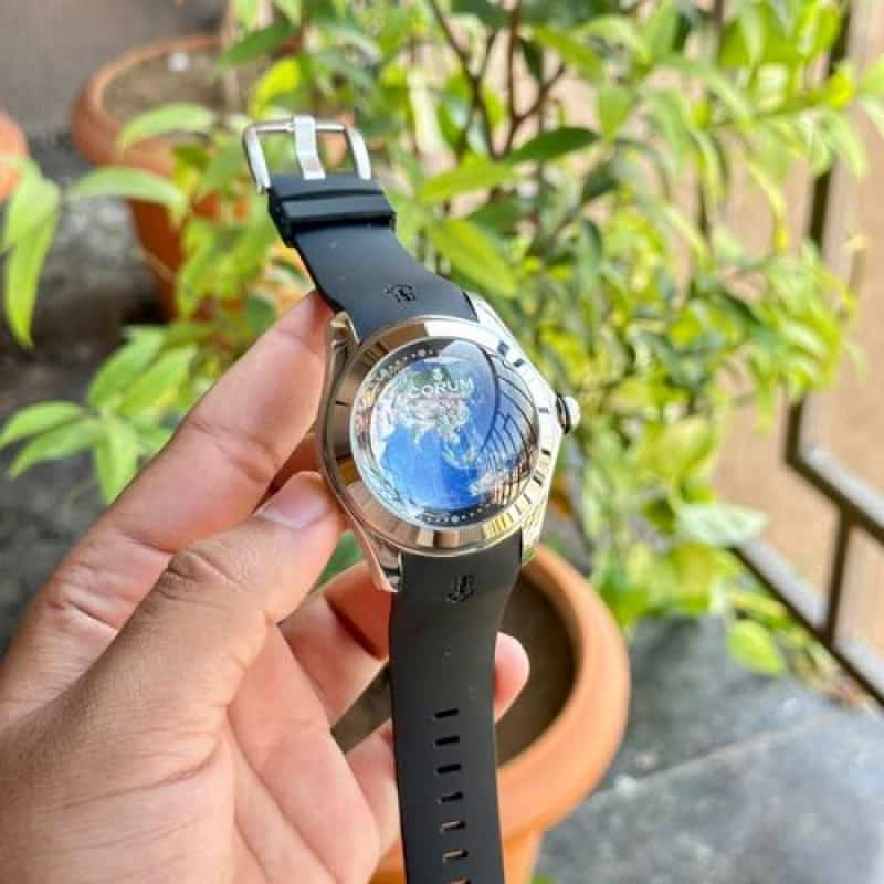 CORUM BIG BUBBLE MAGICAL 52 A010