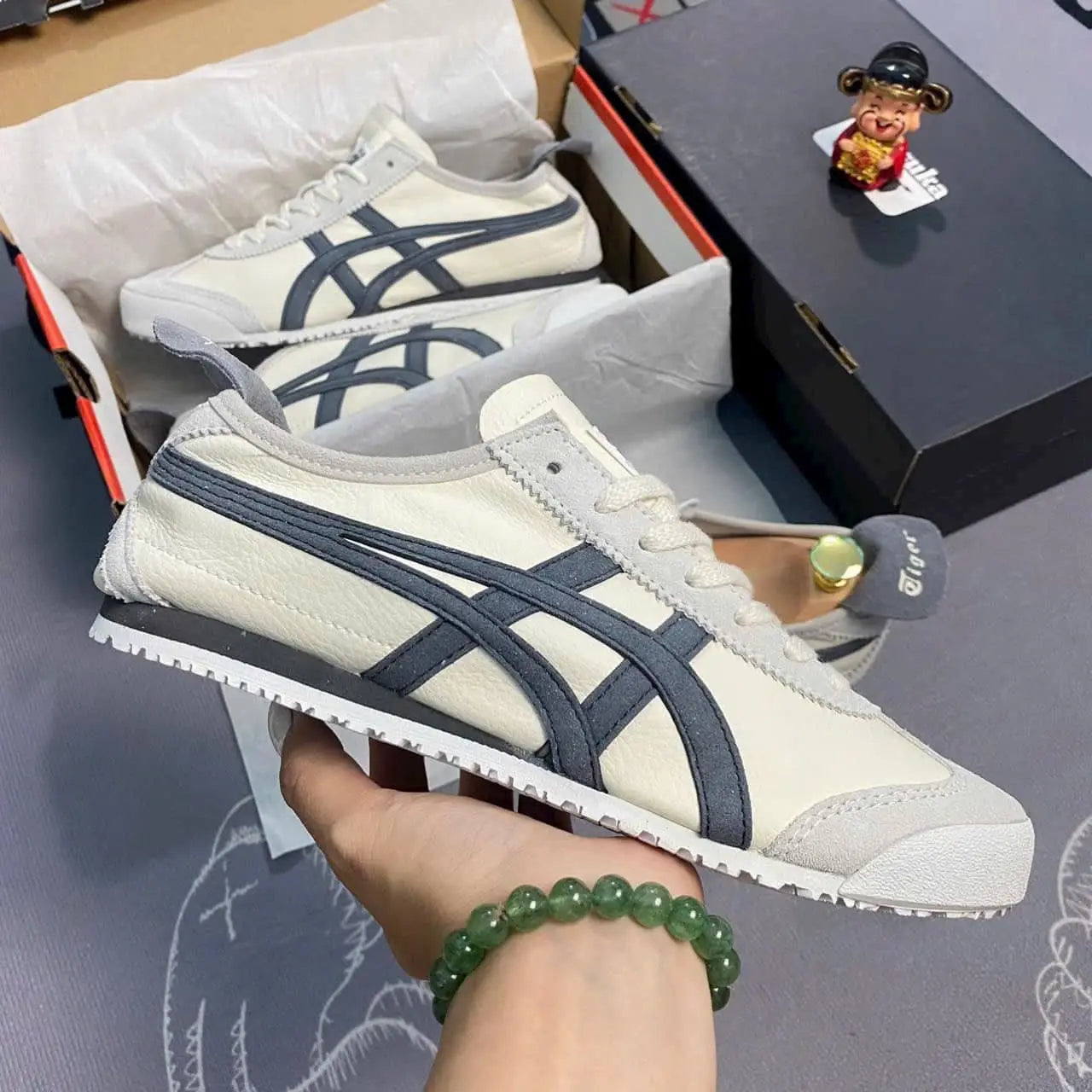 Onitsuk_a Tiger Mexico 66 Beige Navy Mens 7A Premium Sneakers D-1763