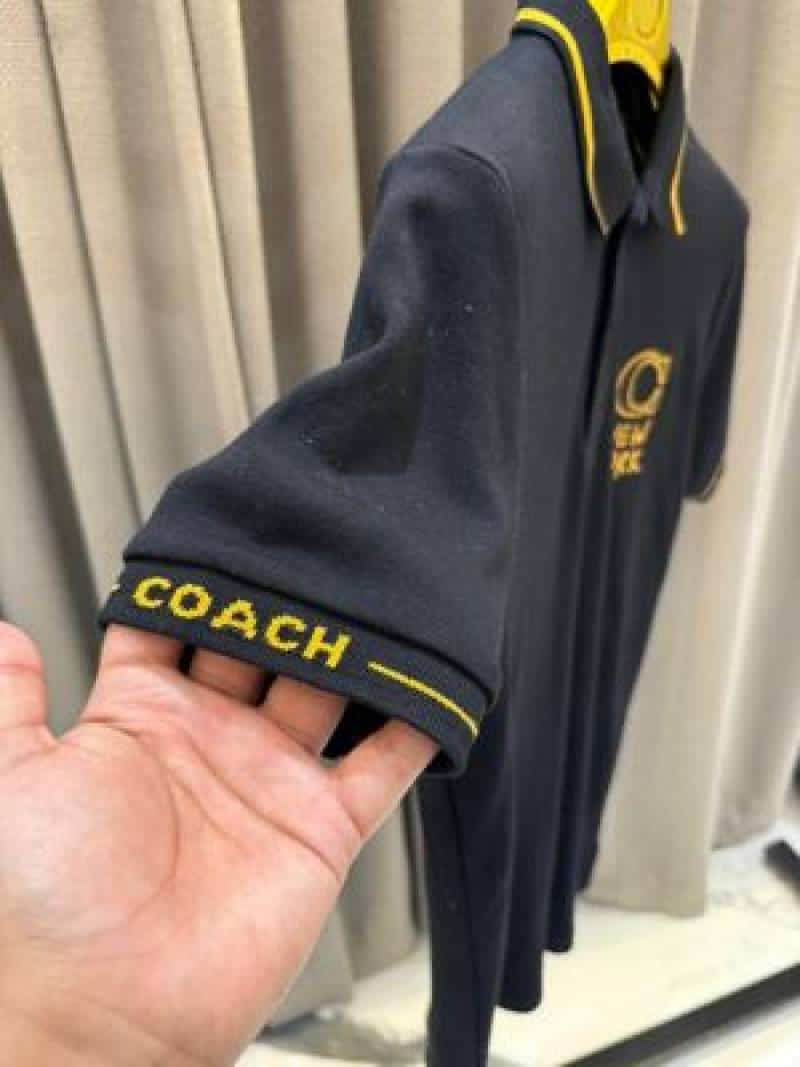 Coac_h Chest Logo Polo T-shirt Black Gold