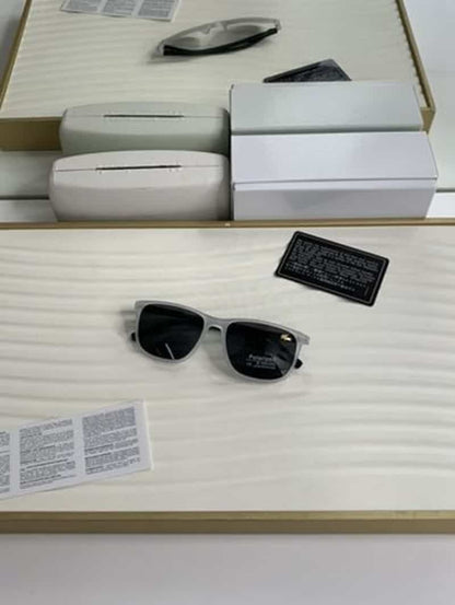 1001 white black